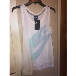 Nike women’s muscle tee